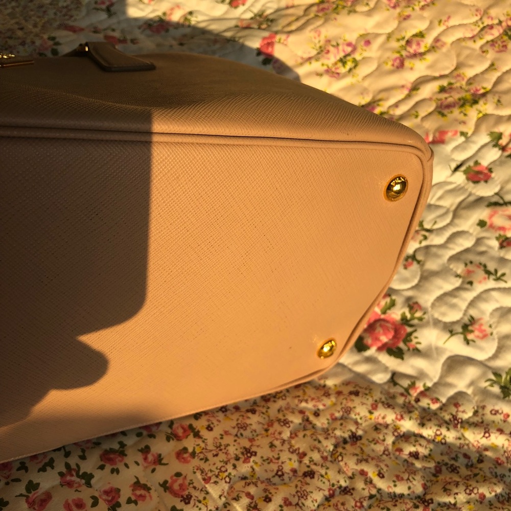 **SOLD**Prada medium saffiano leather tote - Picture 7 of 8